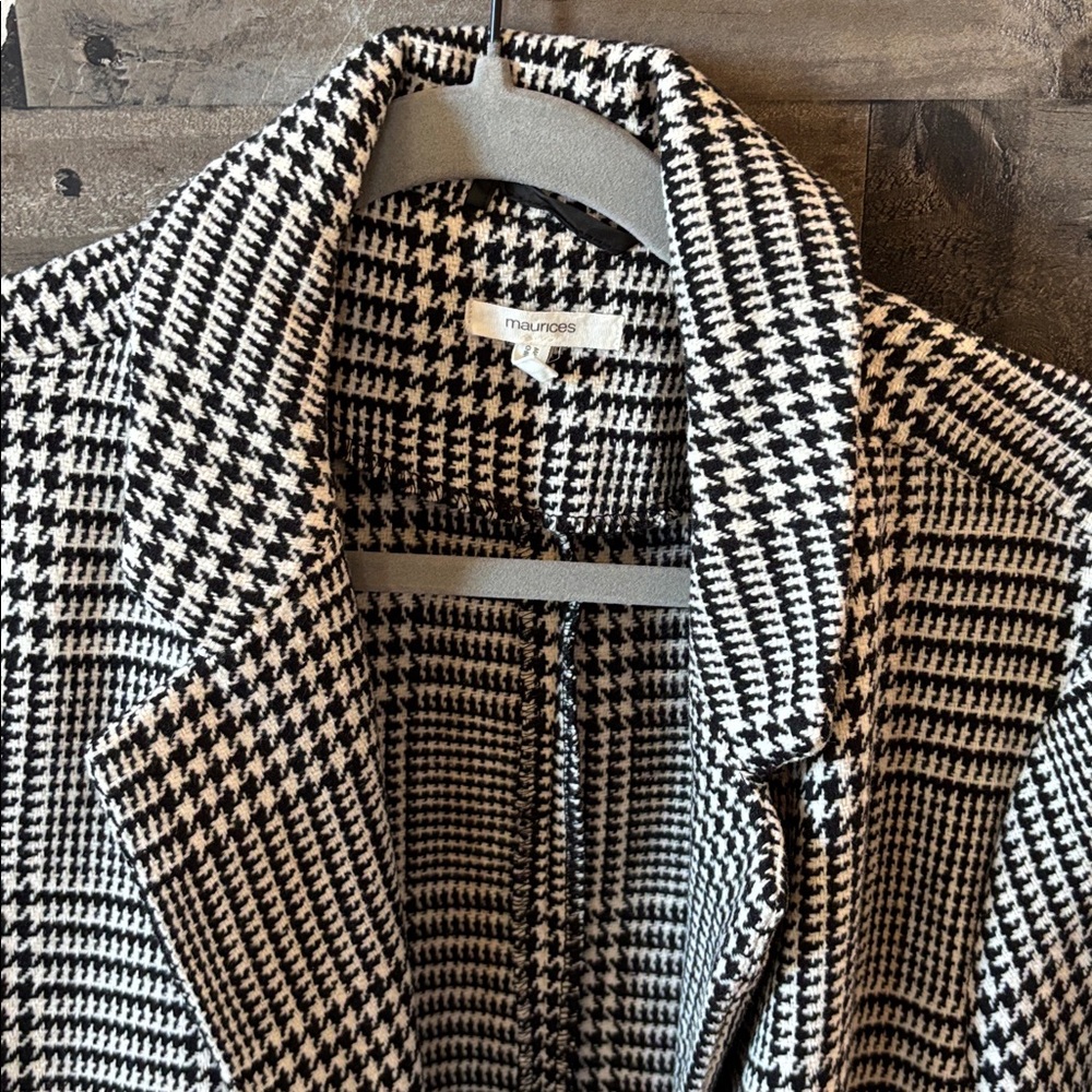 Maurice’s One Button Houndstooth Long Blazer - Picture 3 of 9